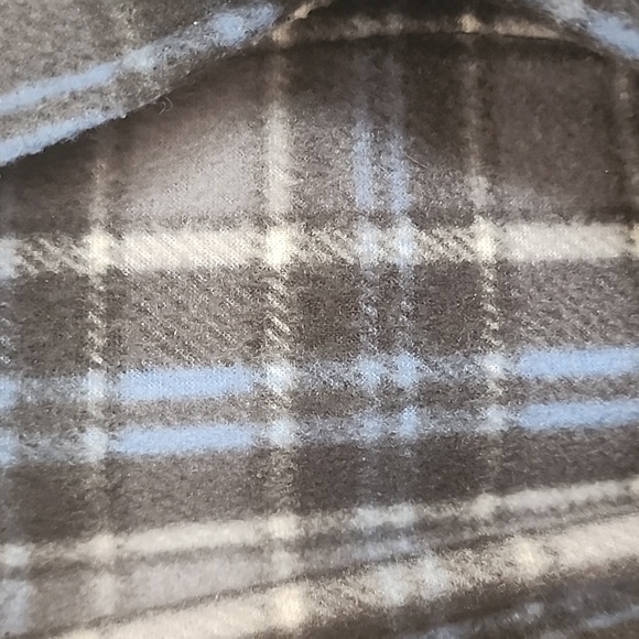 Men's Robe - Picture 2 of 3